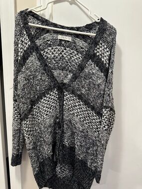 Abercrombie & Fitch Black and White V-Neck Button Cardigan